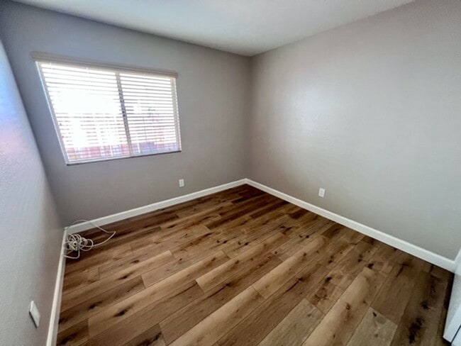 Building Photo - Coming Soon! 3 Bedroom SINGLE STORY home located in Murrieta for LEASE!