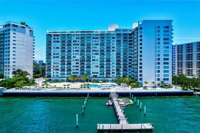 Building Photo - 1000 West Dr