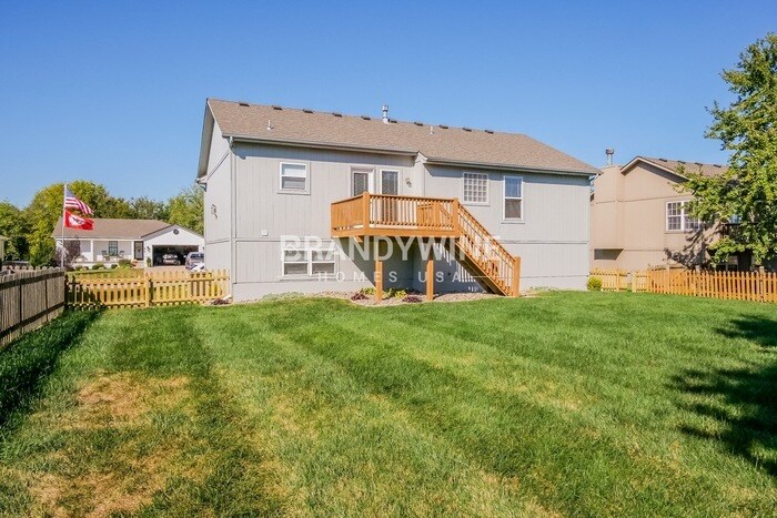 Building Photo - 809 Canter St