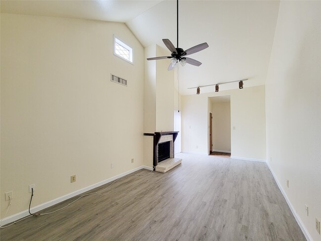 Building Photo - 6401 Deihl Rd