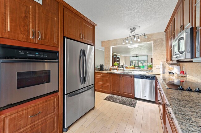 Building Photo - 15075 Witney Rd