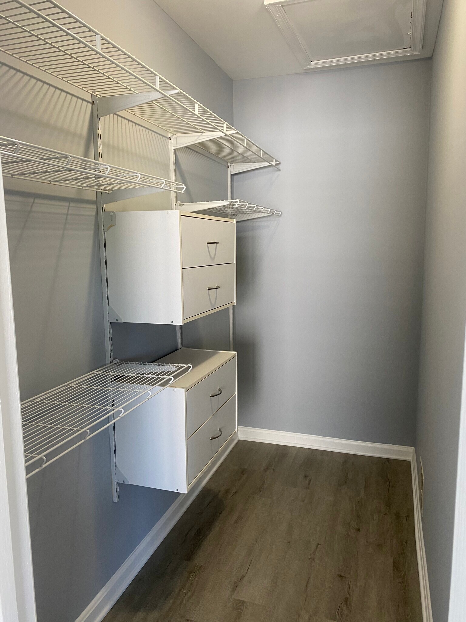 Building Photo - 8210 Catbird Cir