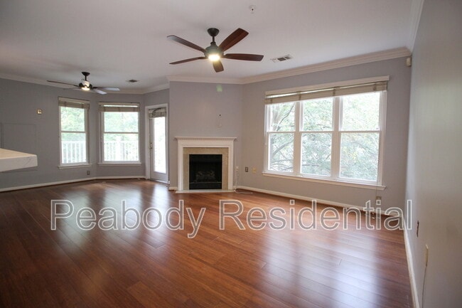 Building Photo - 12913 Alton Square