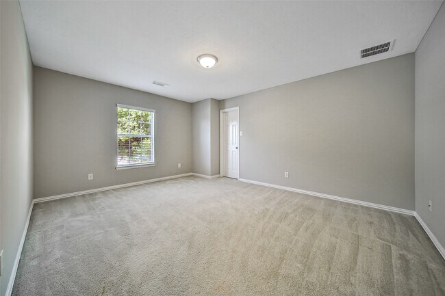 Building Photo - 16015 Portmanshire Ln