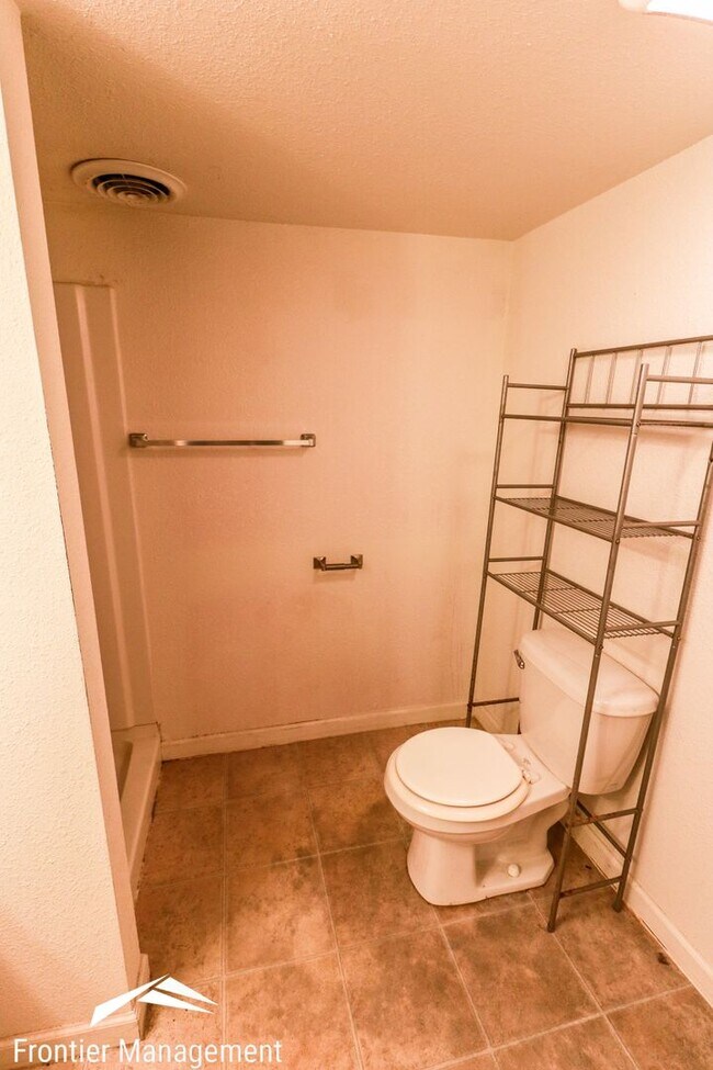 Building Photo - 1020 Leavenworth St