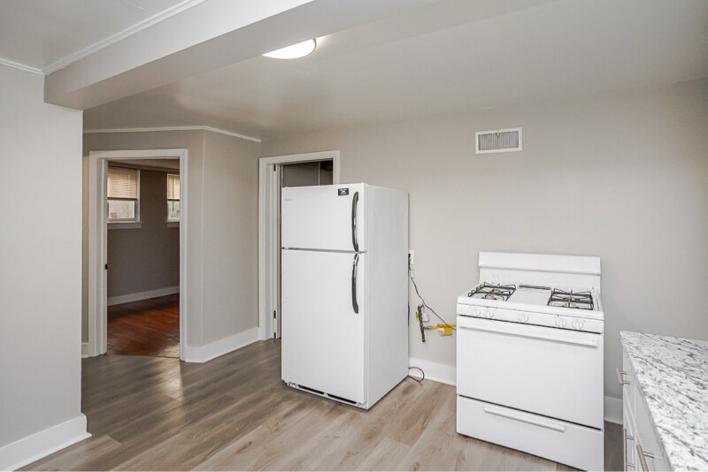 Building Photo - 2146 Wyndhurst Rd