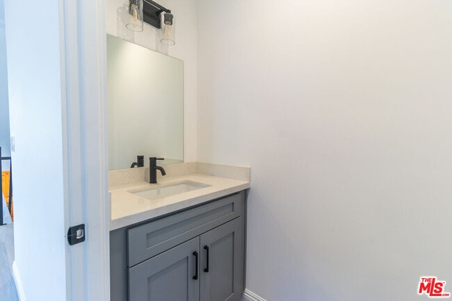 Building Photo - 5323 Ben Ave