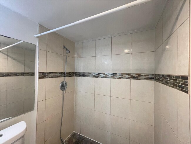 Building Photo - 3301 Spanish Moss Terrace