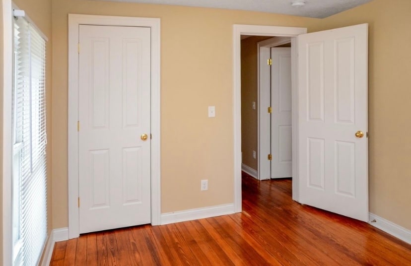 Building Photo - 916 Zeeland Ct NE