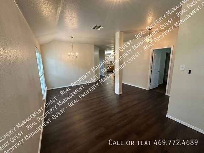 Building Photo - 2816 Blue Heron Dr
