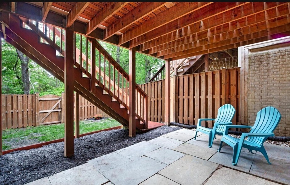 Building Photo - 9454 Fens Holw