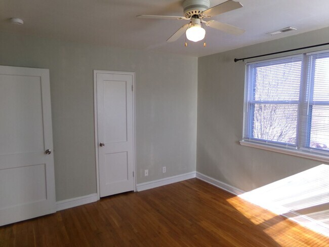 Building Photo - 2527 Miller Park Cir