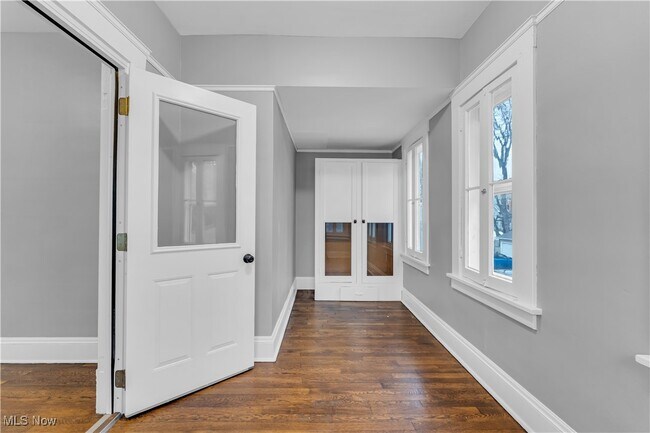 Building Photo - 9711 Clifton Blvd