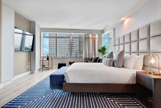 Building Photo - 1395 Brickell Ave