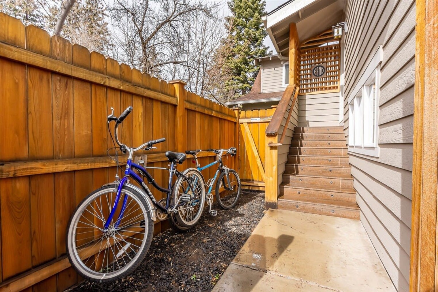 Building Photo - 1345 NW Cumberland Ave