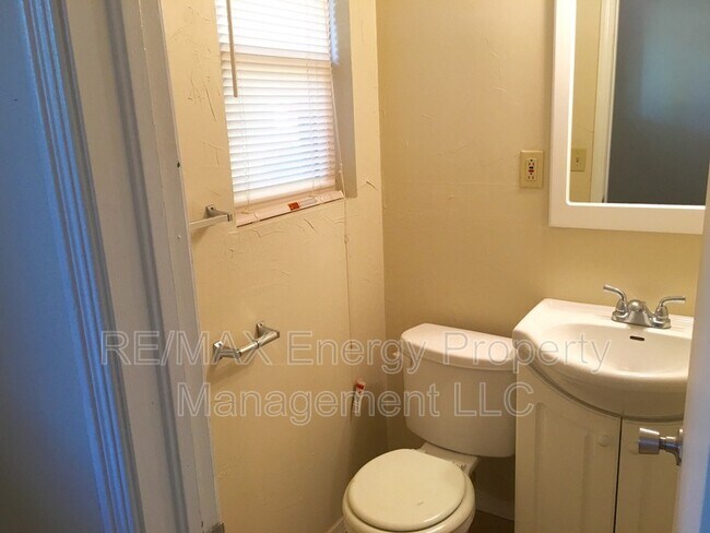 Building Photo - 5808 Rhode Island Ave