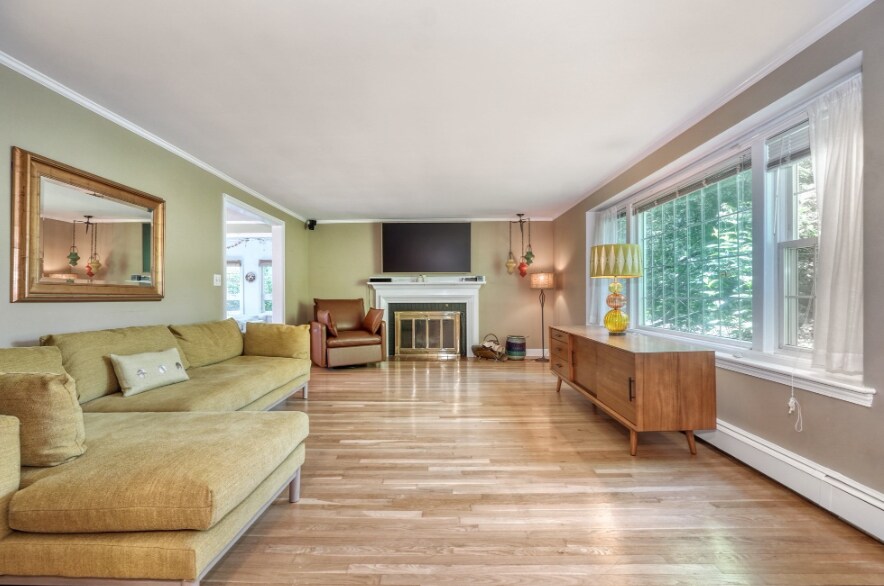 Building Photo - 65 Sherburne Rd S