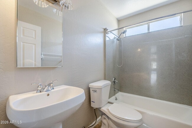 Building Photo - 7707 S Kenwood Ln