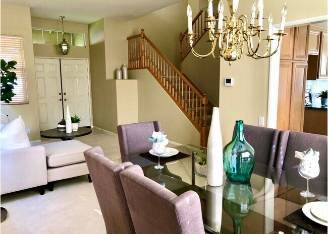 Building Photo - Spacious 4-Bedroom/2.5-Bath Home with Char...
