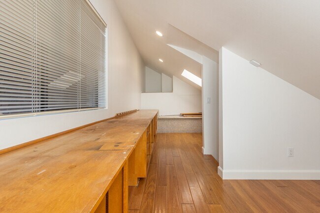 Building Photo - Iconic A-Frame Encinitas 4 Bed + Studio Sp...