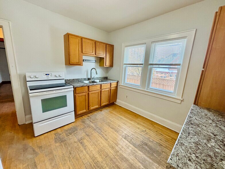 Building Photo - 5223 W Wisconsin Ave