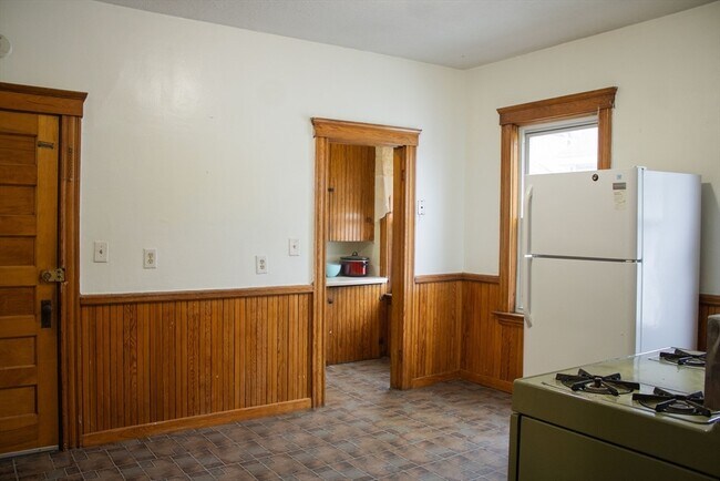 Building Photo - 91 Perry Ave