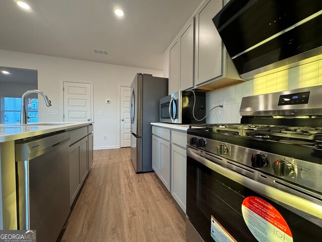 Building Photo - 102 Lavender Cir