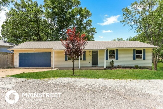 Building Photo - 1353 Meadow Dr