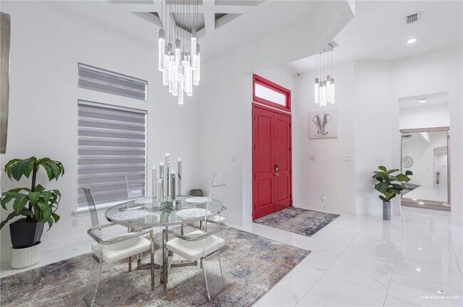 Building Photo - 7 West Dr