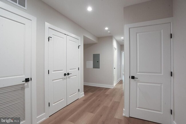 Building Photo - 3849 Fairmount Ave