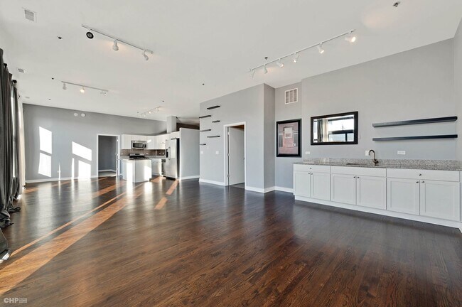 Building Photo - 2 S Leavitt St