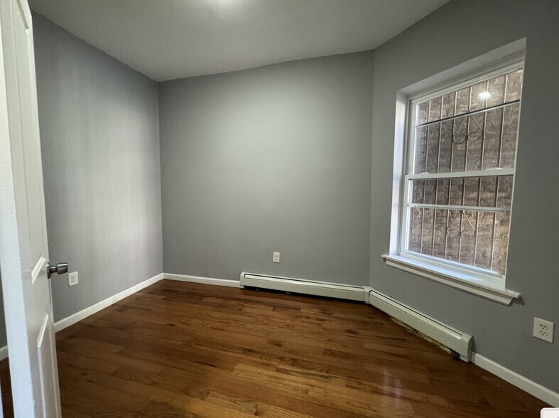 240 Bergen Ave 1R - 232 Bergen Ave
