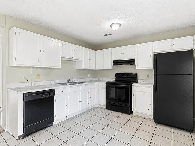 Building Photo - 1935 Springlake Ct