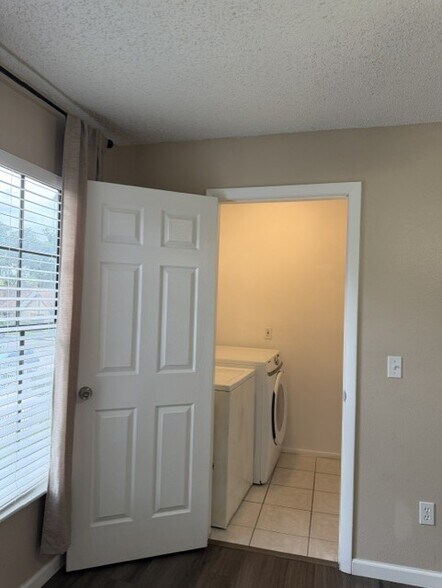Building Photo - 3430 Sunrise Villas Ct N