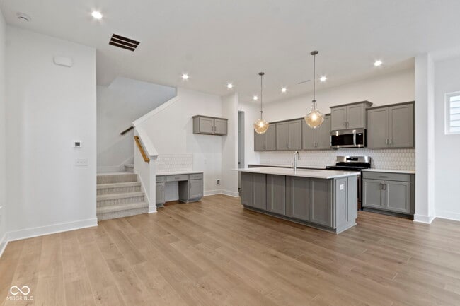 Building Photo - 549 Gilder Dr