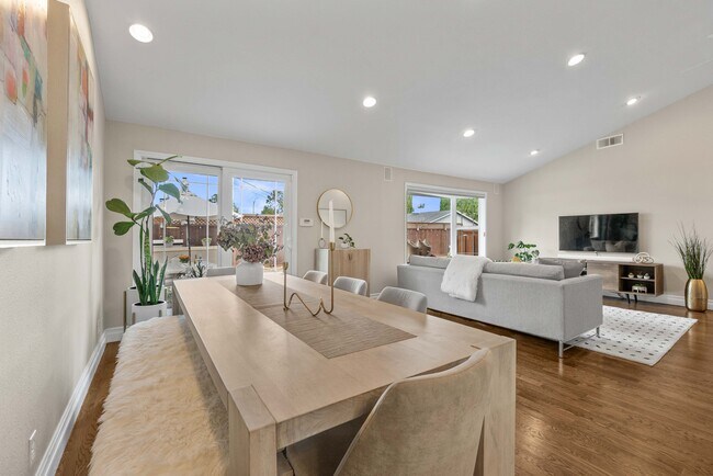 Building Photo - 841 W Latimer Ave