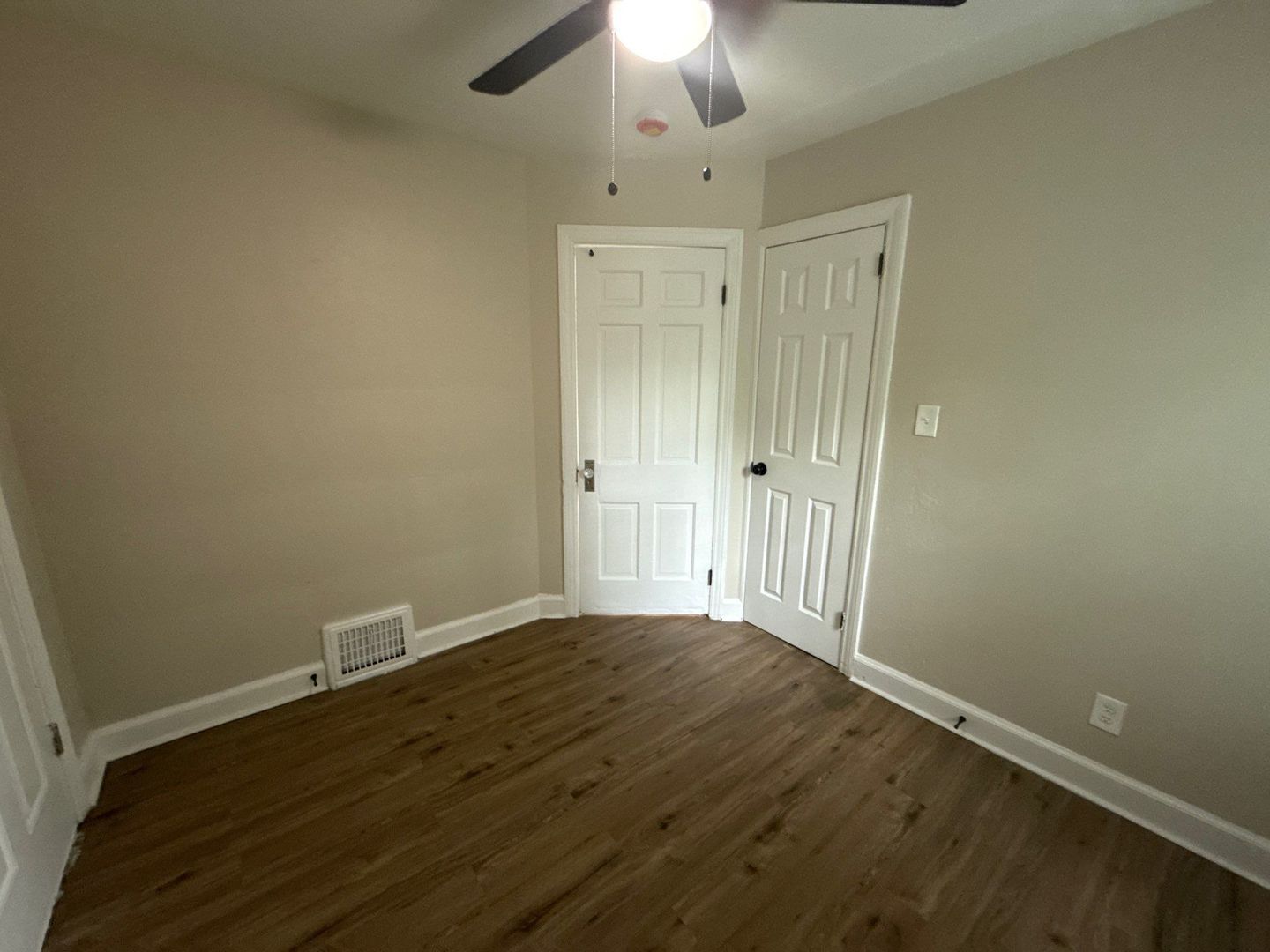 Building Photo - Fully Renovated 3-Bedroom Home – Move-In R...