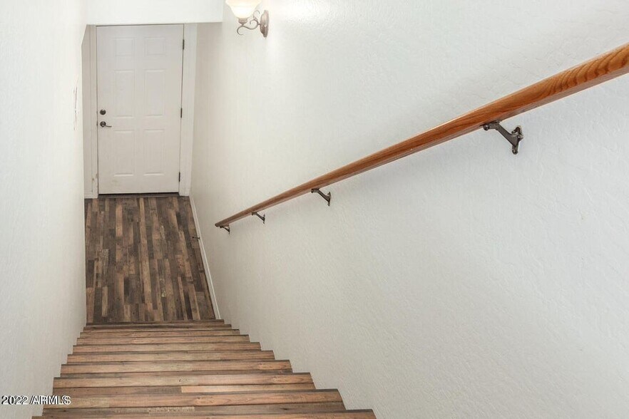 Building Photo - 9551 E Redfield Rd