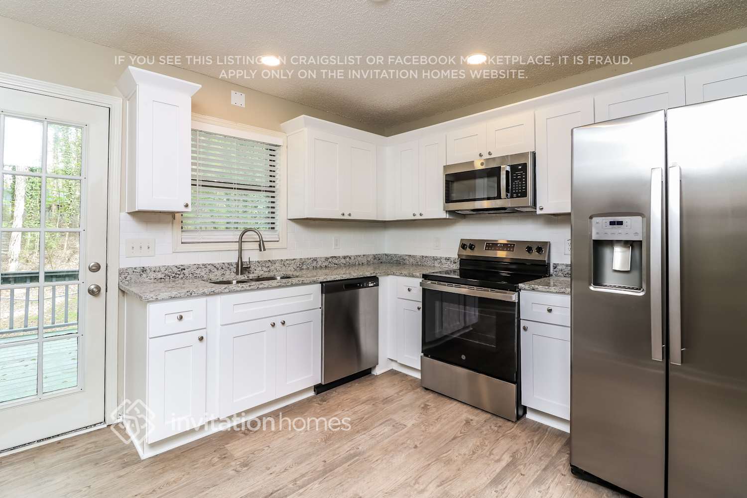 Building Photo - 813 Emerald Falls