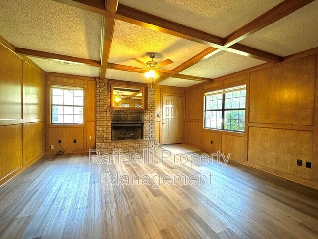 Building Photo - 315 Brookwood Dr