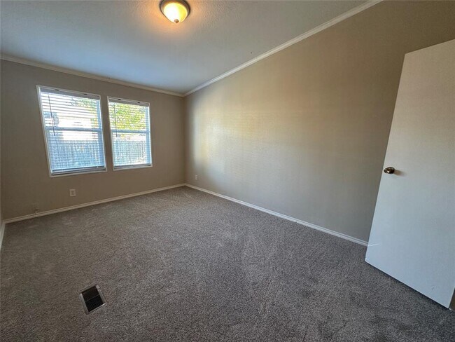 Building Photo - 104 Ramirez St