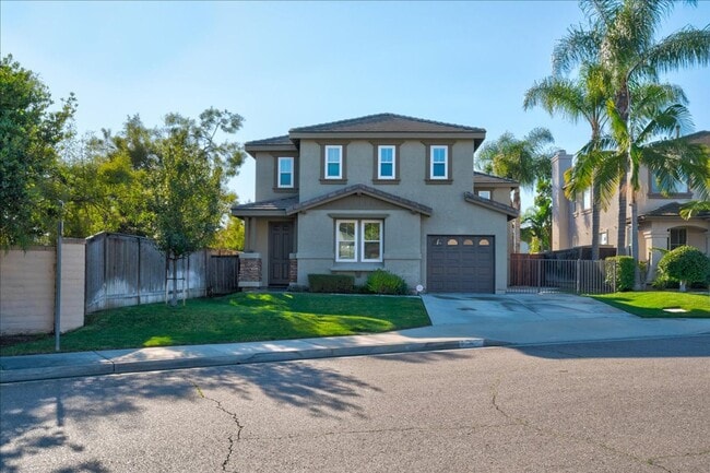 Building Photo - Luxury Arrowood Home for Rent – Available July 10th