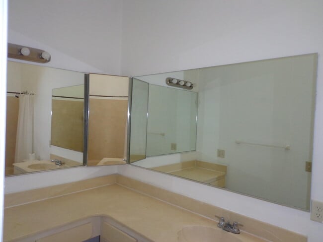 Building Photo - 1167 Periwinkle Pl