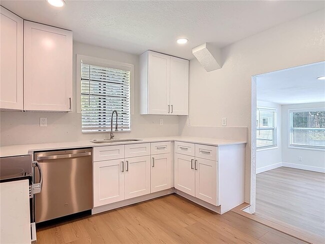 Building Photo - 1415 Frances Dr