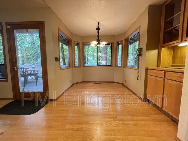 Building Photo - 11011 S Southridge Dr