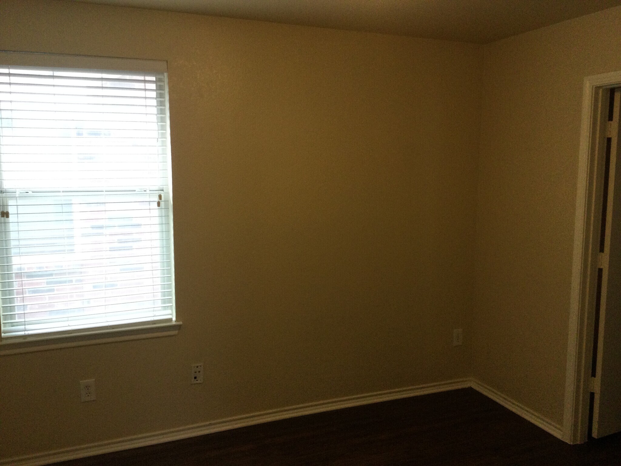 Building Photo - 702 Fleming St