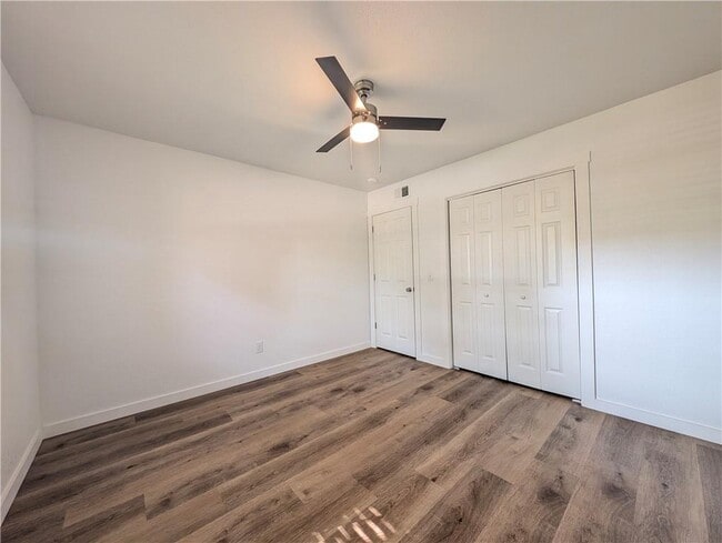 Building Photo - 904 N Cardinal Dr