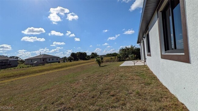 Building Photo - 8033 Oakleaf Cir