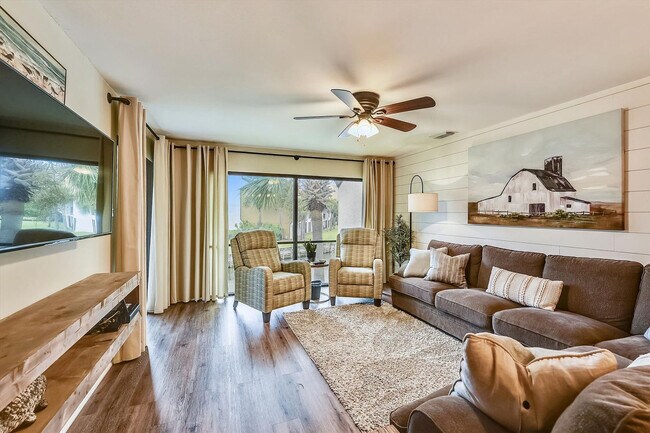 Building Photo - 11222 Hutchison Blvd