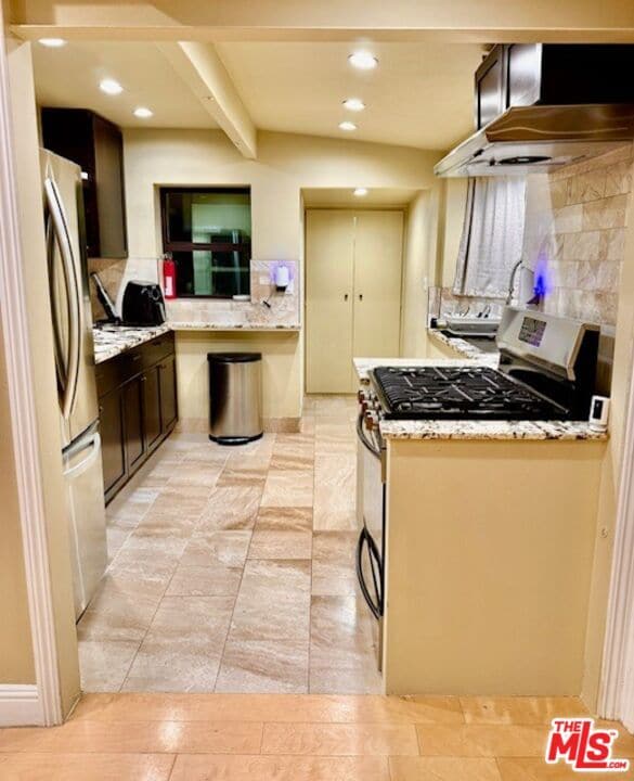 Building Photo - 8808 Chatlake Dr
